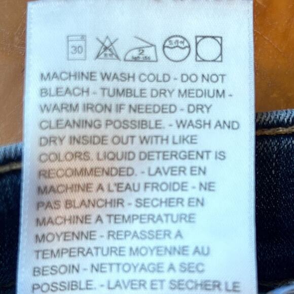 Levi’s Jean Shorts Women's Size 29 Mid Length Distressed Rolled Hem - Picture 6 of 7